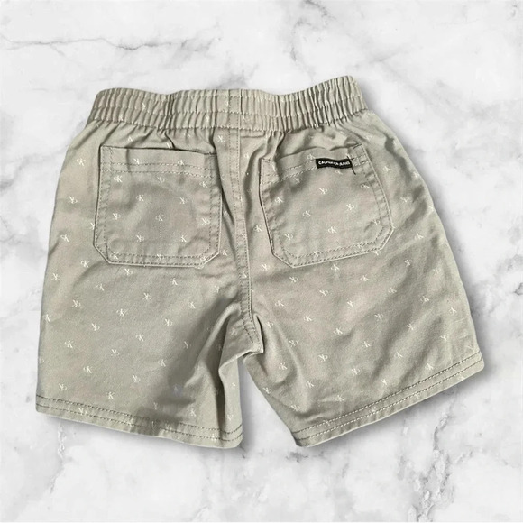 Baby boys Calvin Klein 2 piece set- t-shirt and shorts sz 24months nwt 010 - Picture 4 of 4